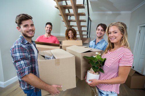 Short-term storage units in Wimbledon for temporary household and business items